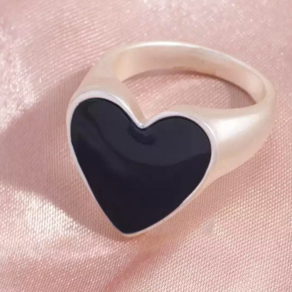 Black heart ring 🖤